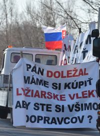 Na hraničním přechodu Břeclav-Brodské pokračoval protest slovenských autodopravců, kteří chtějí blokádou přechodů docílit mimo jiné snížení daně z pohonných hmot