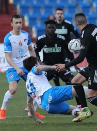 Zleva Daniel Tetour z Ostravy, Jaroslav Svozil z Ostravy, Birame Modou Ndiaye z Karviné, Antonín Svoboda z Karviné