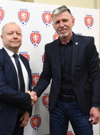 Předseda FAČR Petr Fousek s trenérem reprezentace Jaroslavem Šilhavým