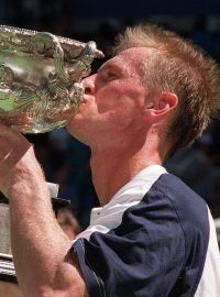 Nejslavnější okamžik Petra Kordy, triumf na Australian Open 1998