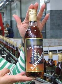 Expedice posledních lahví s označením Rum tuzemský. (Ilustrační snímek)