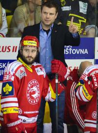 Novým trenérem hokejistů Třince se stal bývalý útočník Václav Varaďa.