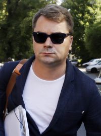 Odsouzený lobbista Marek Dalík přichází 1. září 2016 do Ruzyňské věznice k výkonu trestu.