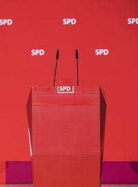SPD vyšla ze zářijových parlamentních voleb s historicky nejhorším výsledkem. Na přelomu tisíciletí byla přitom sociální demokracie nejsilnější stranou v Německu. (Ilustrační snímek).