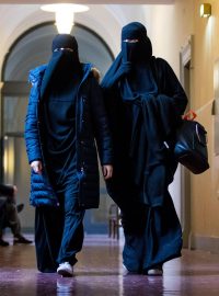 Muslimky u soudu (ilustrační foto)
