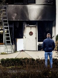 Dům v nizozemském Emmenu, kde zemřeli dvě české děti