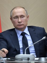 „Aby Rusko přežilo, musí liberalizovat a demokratizovat svůj režim, dodat mu na soudnosti a uvážlivosti, otevřít ho víc světu. Jenže aby k tomu došlo, Putin musí jít. A on z vlastní vůle nikdy nepůjde.“