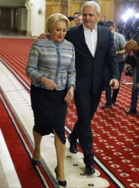 Rumunská premiérka Viorica Dancilaová a šéf vládní strany Liviu Dragnea