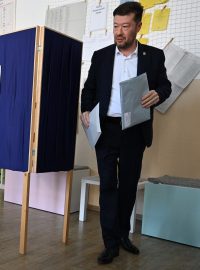 Předseda hnutí SPD Tomio Okamura odevzdal v Praze hlas v komunálních volbách
