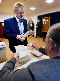 Předseda Senátu Miloš Vystrčil odvolil ve druhém kole senátních voleb