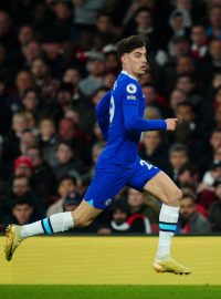 Fotbalový útočník Kai Havertz bude v nové sezoně oblékat dres Arsenalu, z Chelsea přichází za 65 milionů liber