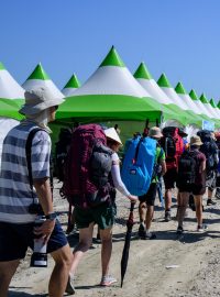 Skauti opouštějí tábořiště jamboree v evakuačních autobusech, jihokorejská vláda tak reaguje na blížící se tajfun