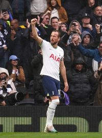 V dresu Tottenhamu už se útočník Harry Kane radovat nebude. Přestoupil do německého Bayernu Mnichov a stane se nejdražším hráčem Bundesligy