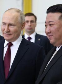 Putin a Kim Čong-Un se sešli na kosmodromu na ruském Dálném východě