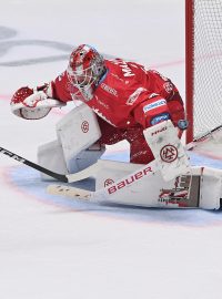 Hokejisté mistrovského Třince vstoupili do nového ročníku extraligy v předehrávce 1. kola porážkou na ledě Plzně 1:3