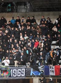 Fanoušci Paris FC na Stade Charléty