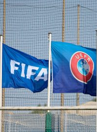 FIFA i UEFA zneužily podle soudního dvora EU svoje dominantní postavení