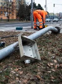 Šéf SNS Andrej Danko v noci poničil semafor na křižovatce ulic Saratovská a Repašského