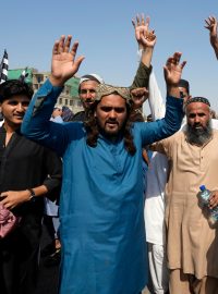 Lidé v Pákistánu protestovali proti zdržení při sčítání voleb