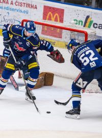 Hokejisté Českých Budějovic porazili ve čtvrtém utkání čtvrtfinále play extraligy Třinec 4:1 a v sérii snížili na 1:3