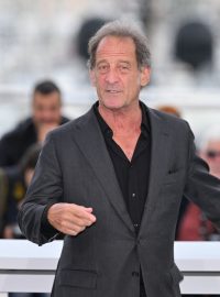 Hlavní roli nového seriálu O penězích a krvi hraje hvězda současného francouzského filmu, charismatický Vincent Lindon
