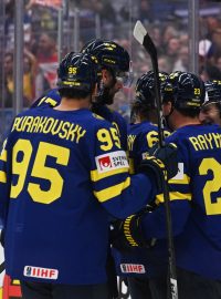 Švédští hokejisté vyhráli šestý zápas na mistrovství světa a s předstihem si zajistili vítězství ve skupině