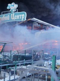 Ruský útok na hypermarket v Charkově