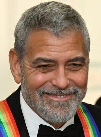 Hollywoodská hvězda v minulosti uspořádala pro demokraty několik fundraisingových akcí včetně akce pro Bidena