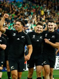 Ragbisté Nového Zélandu děkují fanouškům za podporu po čtvrtfinále proti Irsku