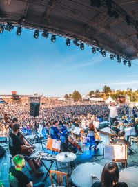 Kapela Vypsaná fixa zahrála na festivalu Rock for People své hity s orchestrem PKF - Prague Philharmonia.