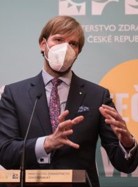 Adam Vojtěch na tiskové konferenci na Ministrestvu zdravotnictví.