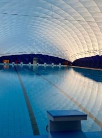 Bazén ve Strakonicích zakrytý nafukovací halou