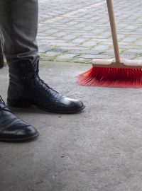 Úklid, uklízení, zametání, obecně prospěšné práce