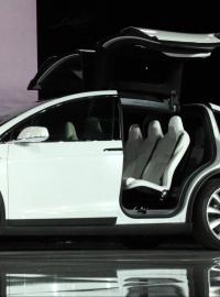 SUV Tesla X