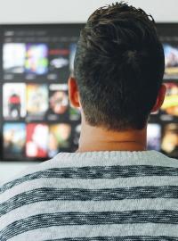 Netflix, televize, sledování, tv vysílání (ilustrační foto)