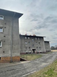 Domy, které pronajímá gynekolog Zimola v obci Sedčice.
