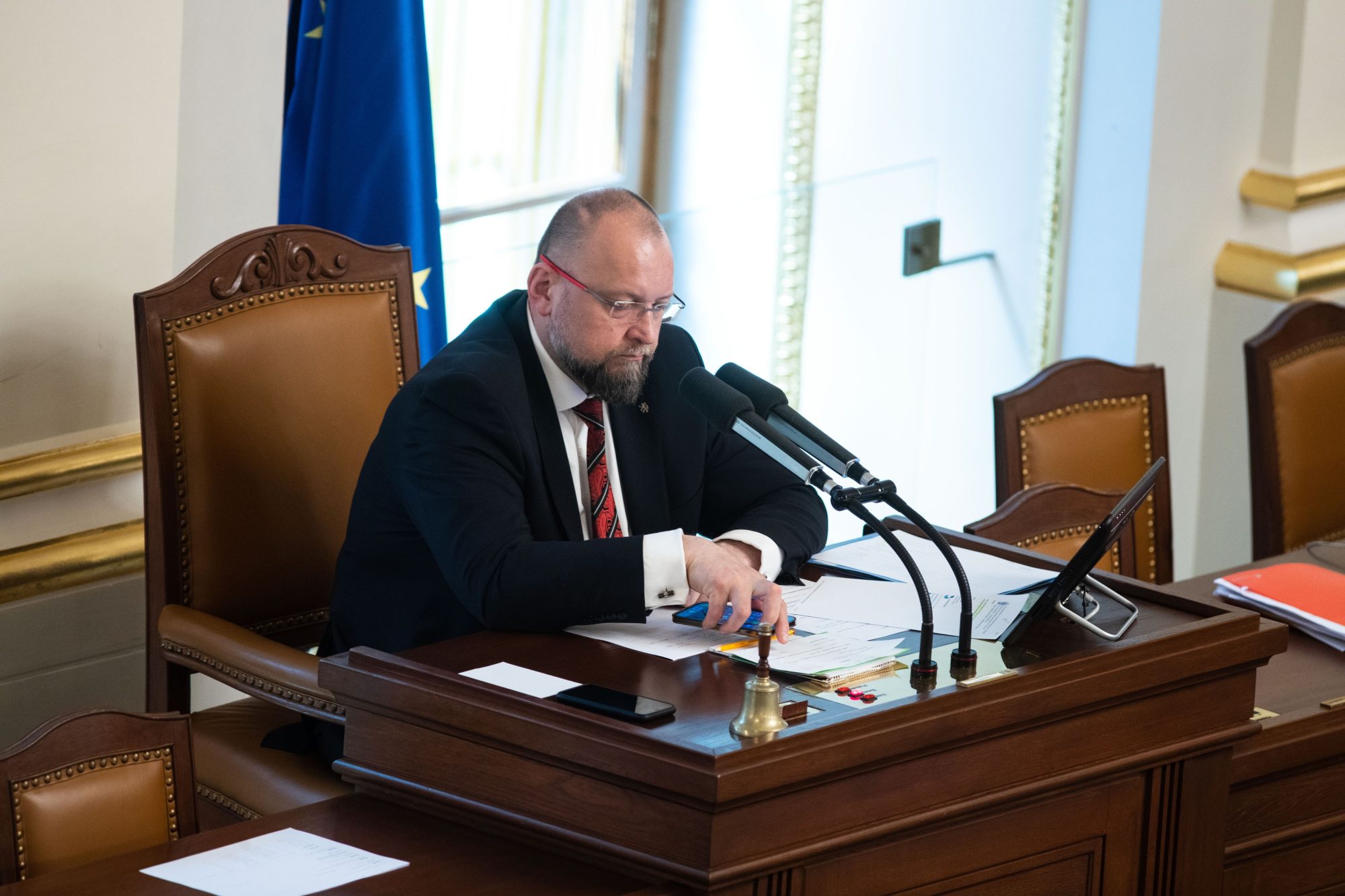 Místopředseda Sněmovny Jan Bartošek (KDU-ČSL) jako předsedající schůze | Foto: Ladislav Krivan | Zdroj: Profimedia